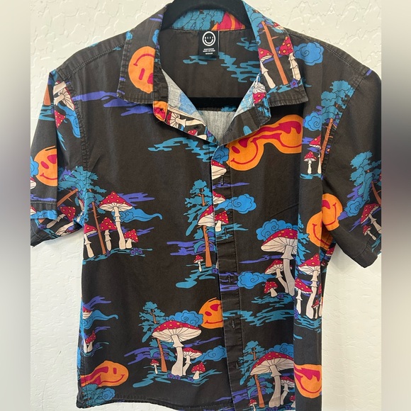 Neff Mushroom Shortsleeve button down M - Picture 1 of 5